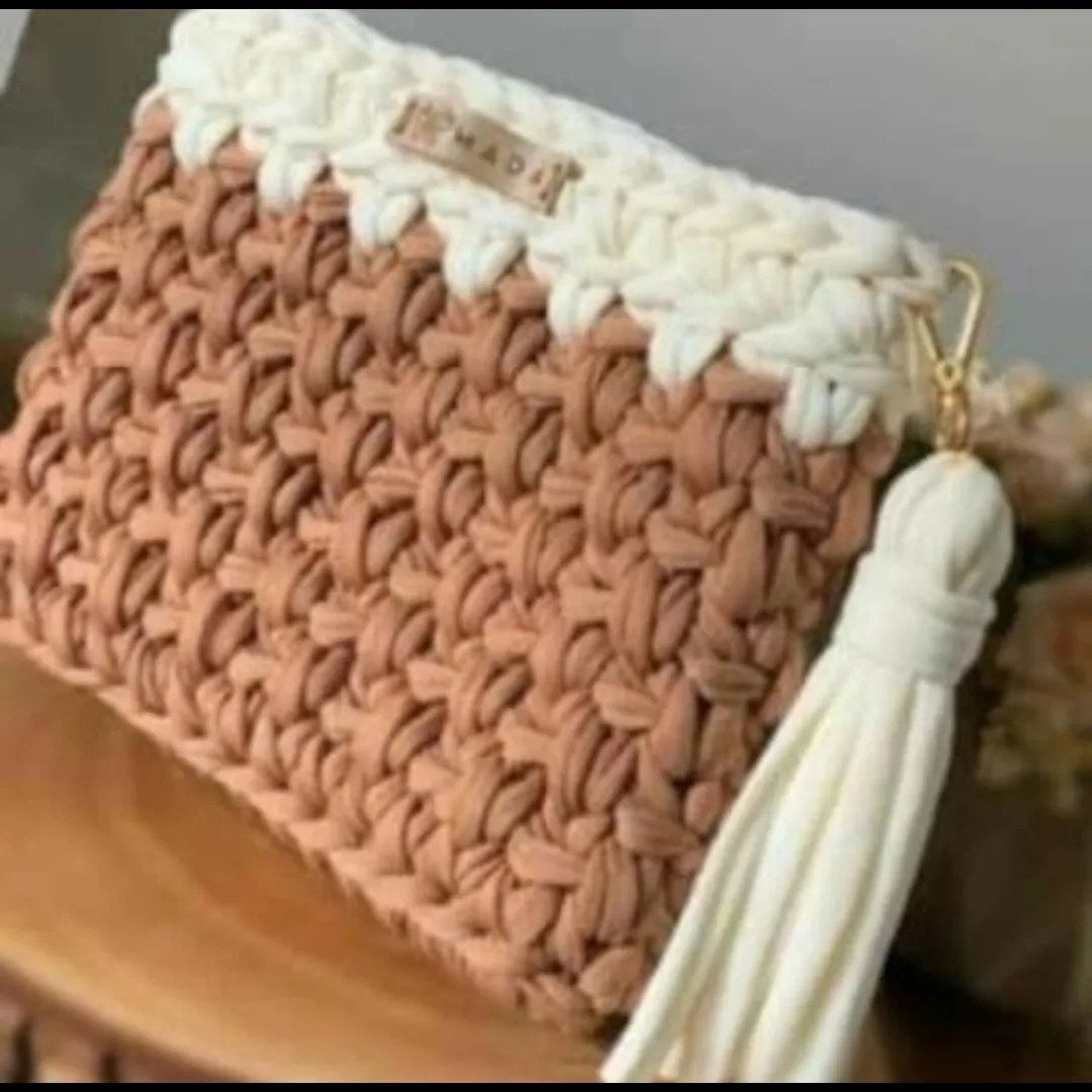 حقيبة كروشيه 🌹
ممكن تنفيذه حسب الطلب واللون والحجم
ملاحظه الطلب لا يرجع ولا يبدل بعد الحجز ❌❌❌
ملاحظه الطلب قبل ثلاثة أسابيع أو أكثر
ملاحظه السعر حسب الالوان والموديل والحجم
كل قطعه صنعت بحب 😍☺️
للطلب والاستفسار مراسلة الصفحة
توصيل لجميع محافظات العراق
#لايك #اكسبلور_فولو #نتائج


**إذا كنت صاحب هذا الإعلان وتريد حذفه لأي سبب، رجاءا أرسل رسالة إلى الدعم الفني**