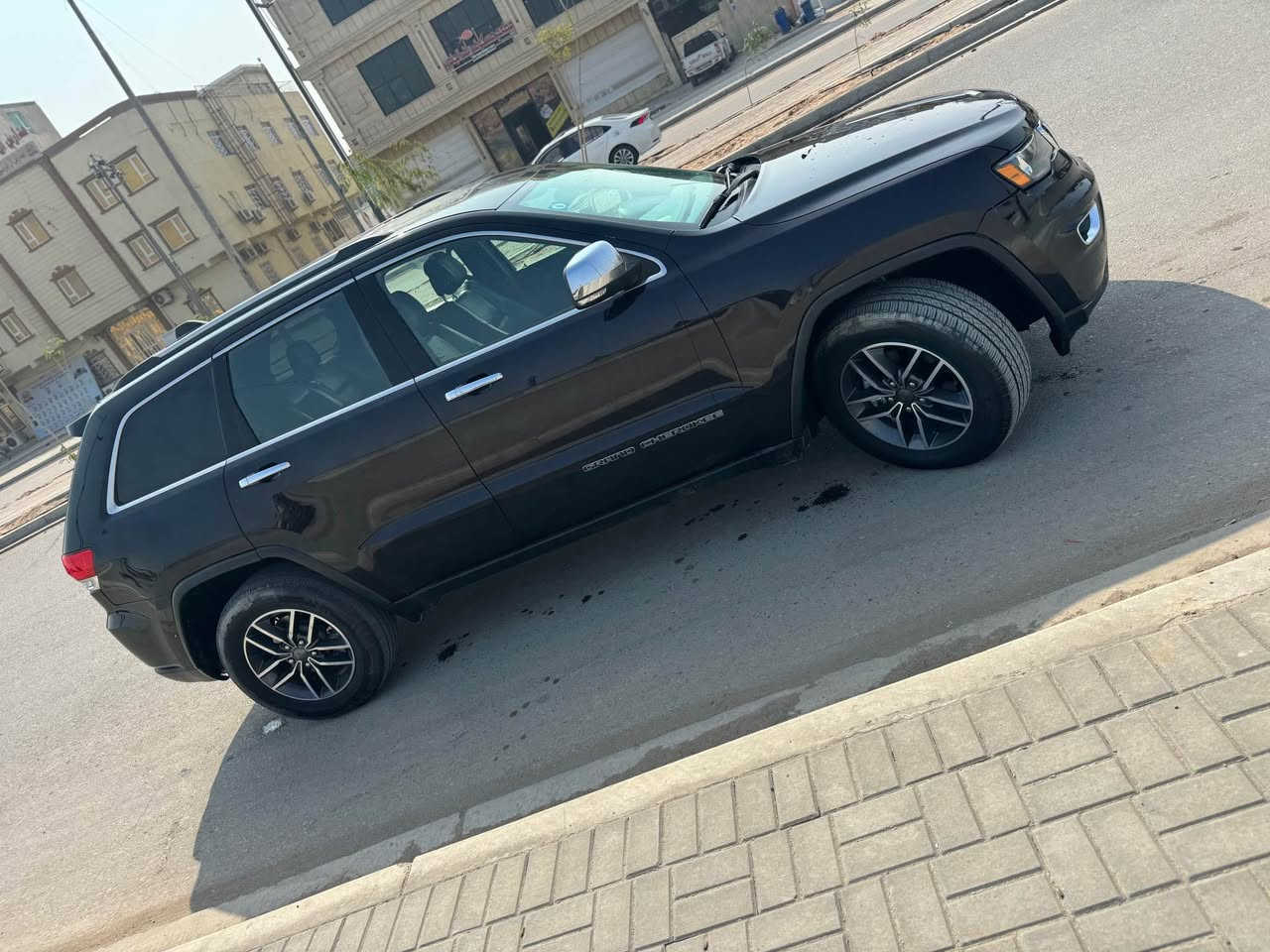 جيب 2019 لمتد فول مواصفات 
فتحه 
نقطه عمياء
شاشه كبيره
خزن ميموري
كشنات جلد 
كامره دواره
حساسات خلفيه 
إطفاء ذاتي 
وبقيه مواصفات الفول 

حادث دعاميه فقط صور الحادث منشوره
صبغ كلير من امريكا 4 قطع بدون حادث بدون فتح كفاله تكم داخليه وشاصي ولغد وايرباك 
السعر 200 و بيهه مجال قليل

***********
إذا تشوفه مغلق اتصل واتساب البصرة, العراق
