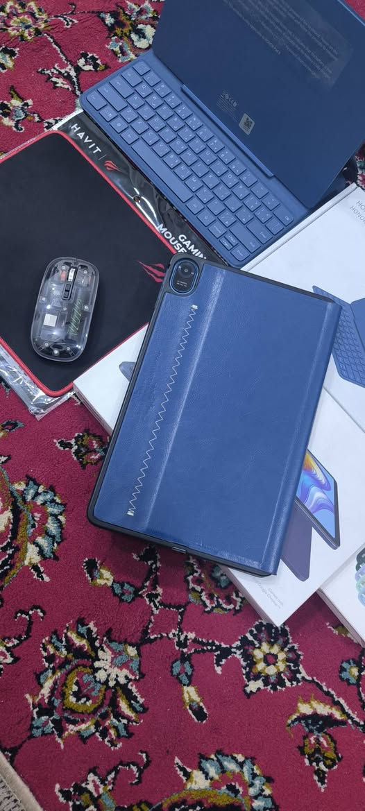 هونر باد 8
المواصفات 
حجم شاشه كبير جداً 12 بوصه
ذاكره 128
بطاريه كبيره 7250mAh
شحن سريع 22.5 W
المعالج Snapdragon 680 4G
الجهاز مستخدم يومين فقط يعني يعتبر ما مستخدم بعده جديد مع ملحقات ماوس وكيبورد وگفر ايباد مع شاشه ضد الكسر أصليه الغراض كلهن جدد وأصليات ما مستخدمات كفاله عامه وشرط النظافه من الزلغ وهذا رقمي *********** 
سبب البيع محتاج فلوس
