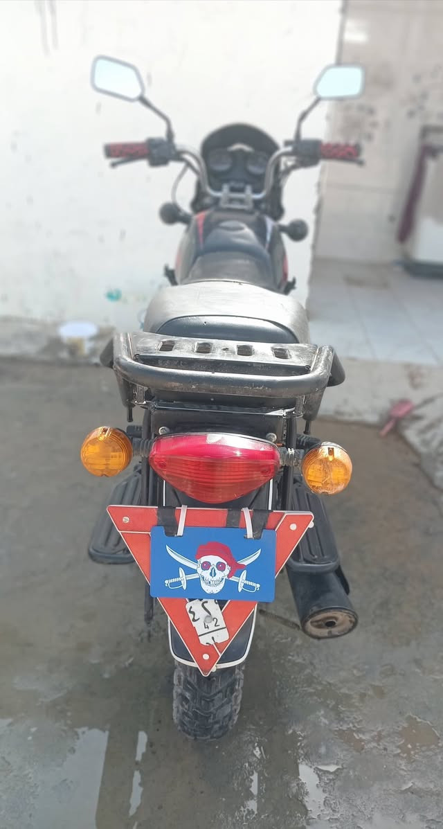 اسلام عليكم من رخصت الدمن بوكسر جبلي للبيع 2021 مكفول من كلشي محرك او كير خيرمن الله دراجه شلعه ومعدل خير من الله نشاط يشك الكاع كهرباءيات كلهه شغاله كيج شغال تخم تاير ماطور ماتحط على ولا ربع شغل او تمشي مكمرك بي قرص مال كمرك ترايك وين ما تريد متوازي على فلوس اسعر ٩٥٠ او بي مجال اتصل وتدلل مكان عامريت الفلوجه الهاتف ***********
