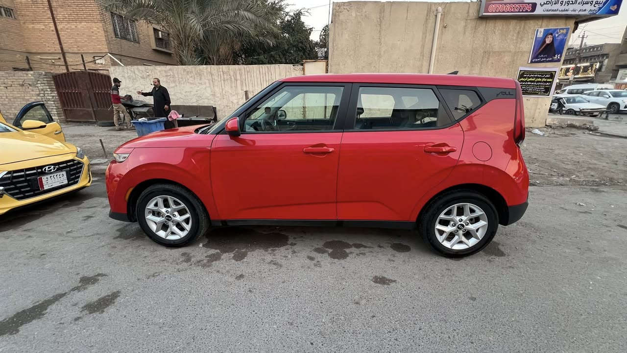 السلام عليكم
كيا صول 21 موديل s 

ماشيه 64 الف ميل

محرك 2000 دوش 

حادثها مبدل جاملغ سايق فقط 

توقف ذاتي عند السرعه و التقرب من سياره ثانيه

توقف ذاتي عند الرجوع 

رادار جانبي 

حافظ مسار 

مقاعد كهربائيه 

كاربلي 

مقاعد شامواه و جلد

للتواصل 

*********** 

السعر 135$ و بي مجال
