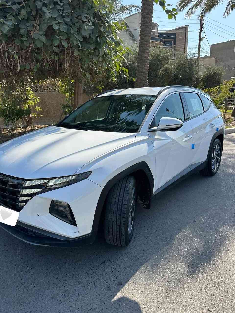 السلام عليكم توسان موديل 2022 خليجي
رقم إربيل بإسمي 
مكينة 2000  مواصفاتها معروفه  فول عدا البانوراما 
تبريد قطعتين 
لايتات زينون 
بلك لايت لد 
مانع انزلاق 
اوتو هولد 
شاشة كبيرة 
كار بلي 
تحكمات ستيرن 
اشاير بالمري 
مري شفط 
وبعد بيها مواصفاات 

اشاير ترحيب 
صار بيها طخه بل باب وجاملغ وتبدلن اصليات نفس اللون
السعر 190

للاستفسار ***********  
ومتواجد ع الواتساب
