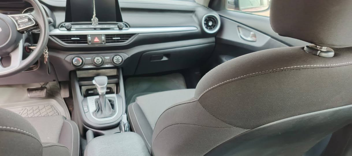 سلام عليكم كيا فورتي ٢٠٢٣ للبيع
الصور بعد التصليح 
نصف مواصفات حادث بسيط 
جاملغ أيسر بارد وتبديل دعامية 
للتواصل ***********
