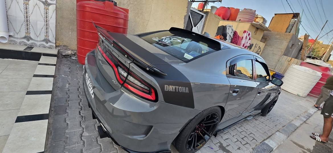 السلام عليكم جارجر 17 اصل R/T نضيفه استخدام شخصي بيها قطعتين سرقه ومدكر امامي اربكات كلها سليمه سياره بسمي تحويل ثاني يوم مامتواجد ع فيس ***********
