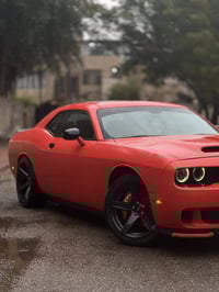 للبيع دوج جالنجر ٢٠١٧ لون برتقالي مميز السياره فول مواصفات للاخير sxt ...