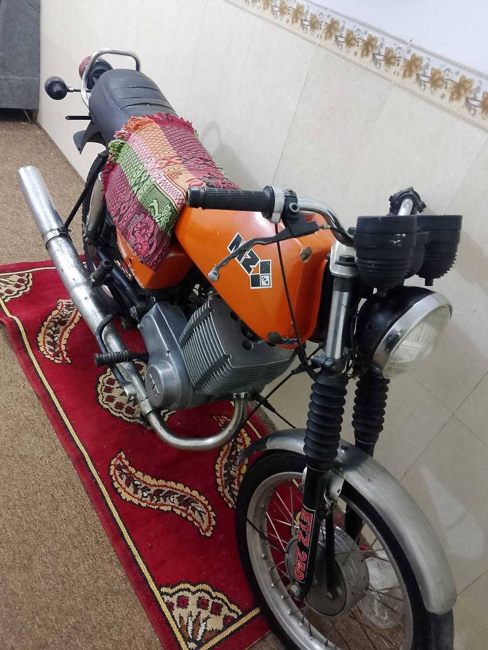 للبيع مكاني كربلاء السعر واحد وميه الدراجه بدون ***********
