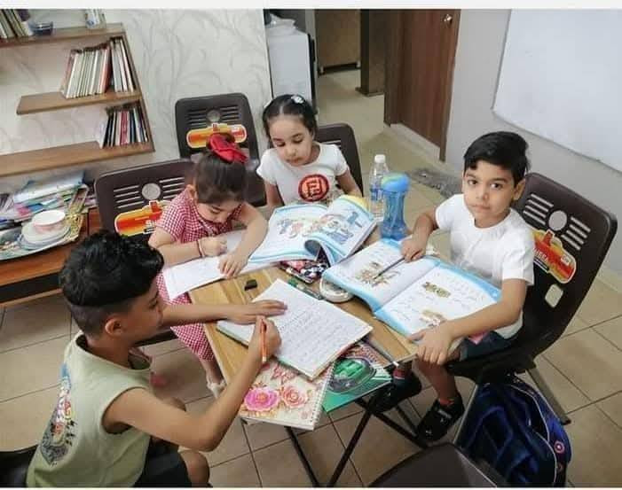 السلام عليكم 
دورات خاصه لتأهيل التلاميذ المقبلين على الصف الاول الابتداىي لهذا العام 
تتضمن الدوره تعليم الحروف كامله مع طريقة التهجي والربط 
كما وتتضمن طريقة تهجي الحروف مع الحركات 
والحروف المقطعيه 
وتتضمن الدوره ايضا كتاب الرياضيات كامل 
التسجيل والحجز  حاليا خاص او واتس اب ***********
المباشره ستكون في الشهر السادس 
المكان b2
