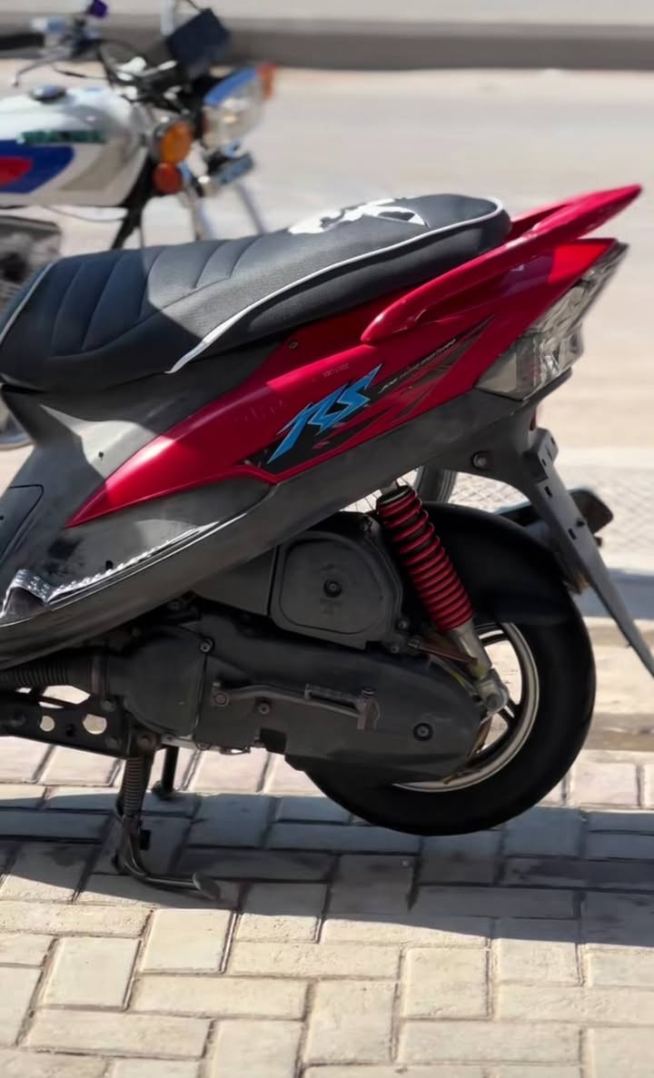 سلام عليكم دراجة للبيع ماكس ناشفة كلهة بلاد مكفولة كفالة عامة كفر ومكينة الدراجة كلهة بلاد بوشة بلادي السعر 600 سبب البيع محتاج *********** متواجة
