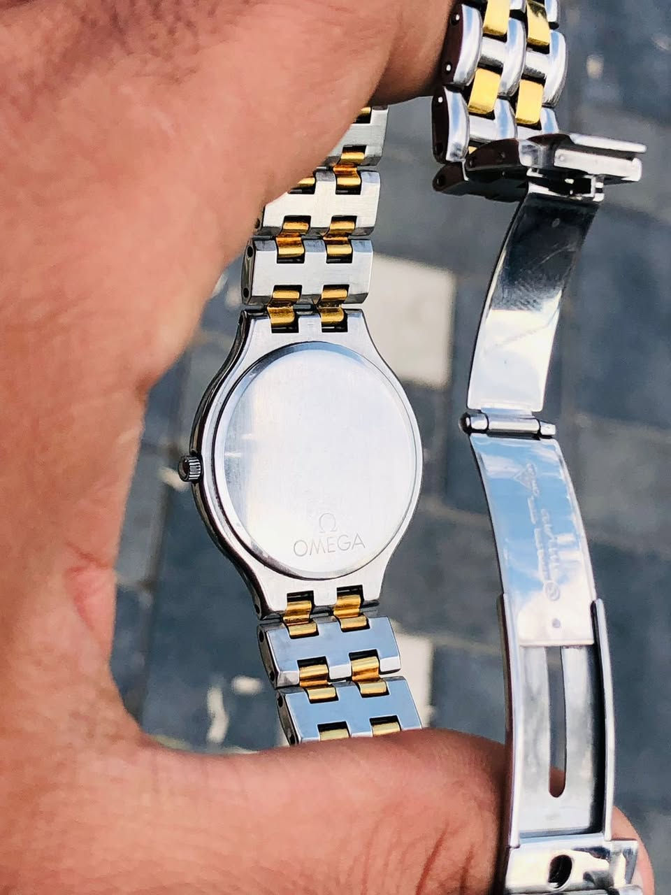 السلام عليكم 
اوميغا دڤيل كوارتز سويسري 
ستيل و ذهب عيار 18
نافذه تاريخ يومي القطر 32
بلادي نظيفه جدا 
السعر 1100 دولار 
يوجد توصيل


**إذا كنت صاحب هذا الإعلان وتريد حذفه لأي سبب، رجاءا أرسل رسالة إلى الدعم الفني**