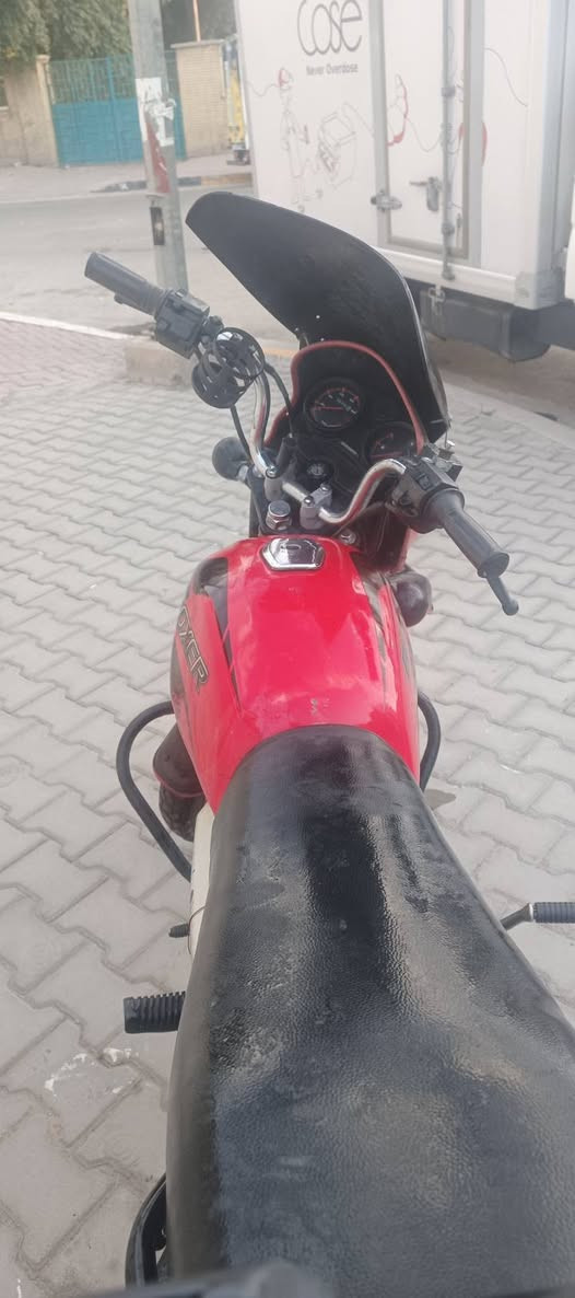 سلام عليكم بوكسر للبيع مديل 22 تجفيت شركه كلشي جديد لا تنقيص ولا تبخير ماشيه حقيقي كلجات يراد تبيدل تعبانه شويه ويراد قبق تانكي بانزين كلشي مبيه كلشي كامل بيه  اوراق كامله 
مكاني بغداد الاعظميه


**إذا كنت صاحب هذا الإعلان وتريد حذفه لأي سبب، رجاءا أرسل رسالة إلى الدعم الفني**