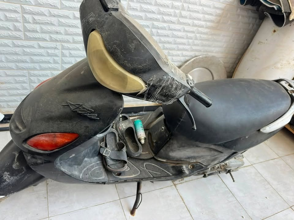 سلام عليكم دراجه اكزز تشتغل وتطفي ما اعرف شنو عطلها الباقي كدام عينك ب 100 وبيها مجال قليل 

***********

