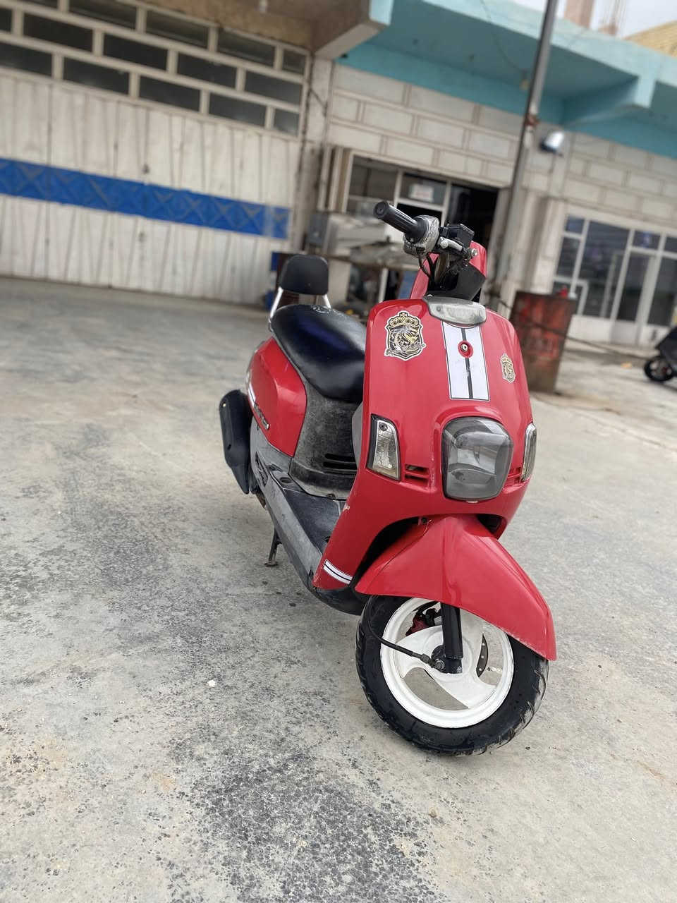 سلام عليكم بولييس كابريتر للبيع مكفوله محرك وكفرات بلادي ومختم  ويه الدواخل  شلعه ومعدل الراجه ماعايزه شي سعرهه ٧٠٠ وبيهه قليل حك الجيه مكاني المسيب سده الهنديه للاستفسار ***********
