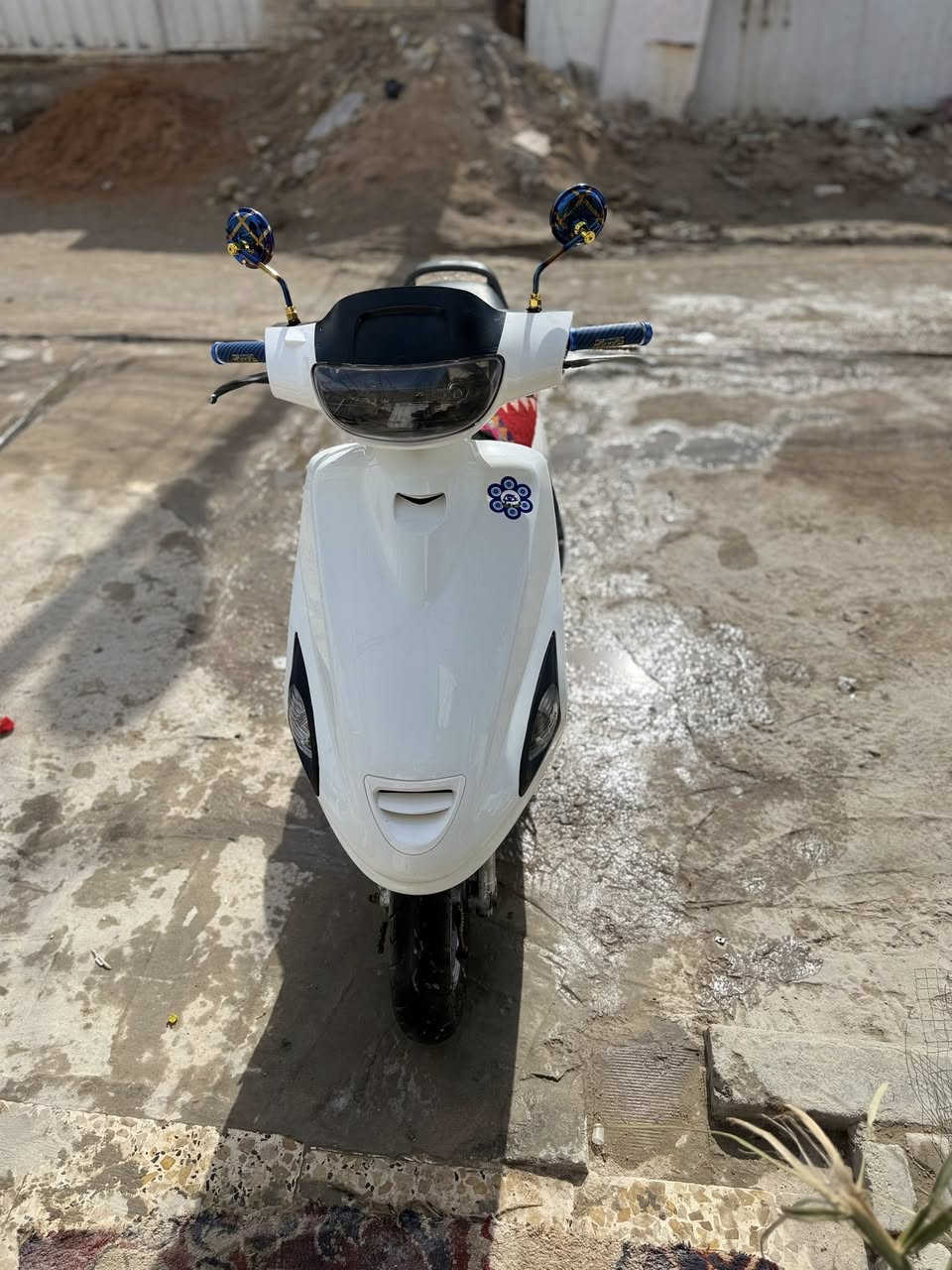 فراشه فحل  حاويه محرك  شلعه تشك لكاع شرط مامفتوح نضيفة سلف هندر كهربائيات كله شغال  550 بيهه مجال   مكاني نجف***********
