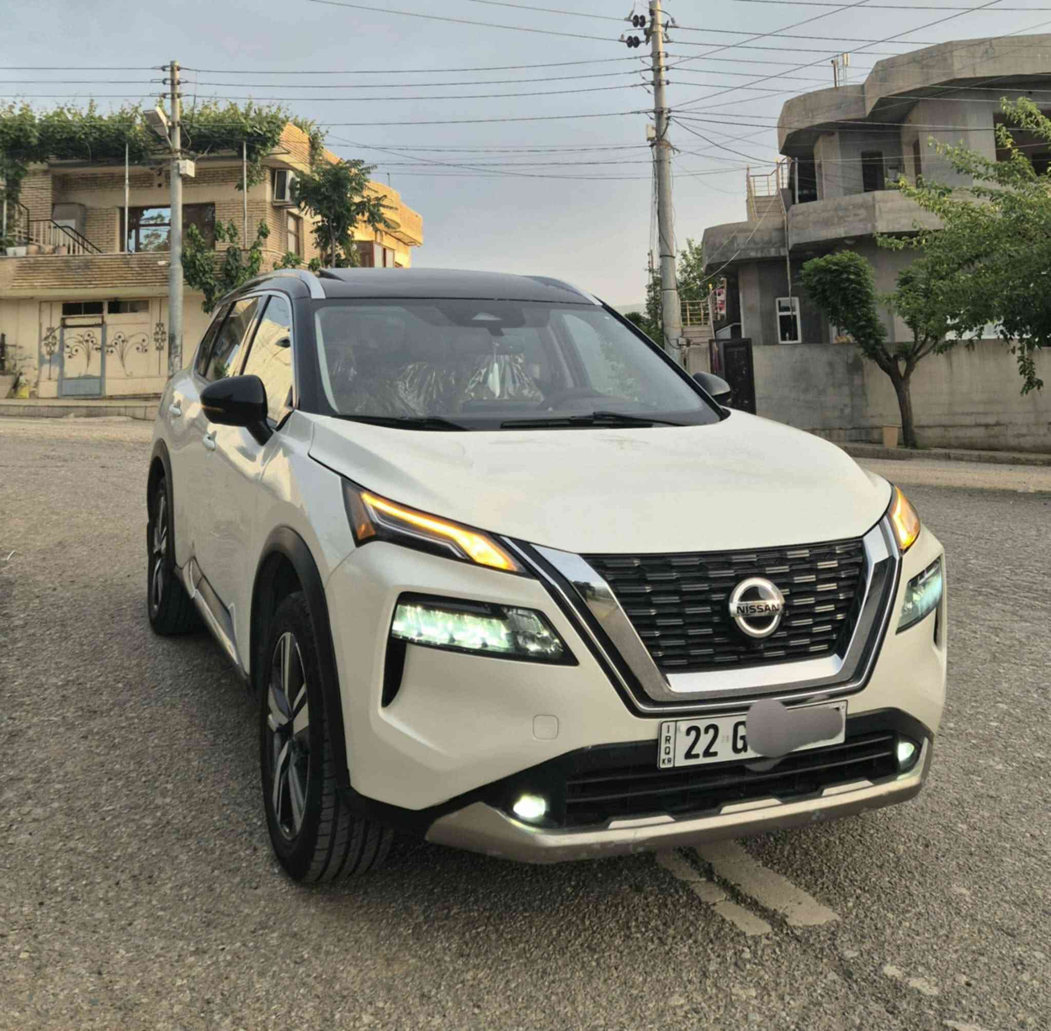 بسم اللە الرحمن الرحیم
بیع مستعجل سعر جوە السوق 165 $
نيسان روج 2021  platinum اعلی مواصفات ۱/ ۱ بس بدون فورویل
محرك ٤ سلندر 2500 cc 
جملغ و باب عکس سائق مبدل بلادی بدون صبغ و نصف بونت + باب خلف عکس سائق صبغ
زاویه بنوراما بالسقف شویه بها معدل علی PDR  رقم شاصی و سونار داخل منشور
ايرباك ستیرن و بردات سستم ، دشبول ماطاك شرط ماشی ٦۱ میل
فوول مواصفات بلاتنیوم معروفه :
بصمه تشغیل عن بعد بانوراما داتاشو داخل مشمشی رنكات ۱۹ انج
5 كاميرة قيادة الية قيادة نظام ايكو وستاندرد و صبورت رادار  ۳٦۰ حساسات خلفيه 
توقف ذاتی كشن جلد كشن كهربائي  
كشن هيتر كشنات خلفی تدفئه سكان هيتر    
لايتات متركس ال اي دي (زينون)
لايتات تفاعليه ويه رادار تقوه وتضعف
بك لايت لد شفتات بل ستيرن
٥ بصمات جميع ابواب وصندوق
رادار امامي وجانبي وخلفي
نقط عمياء خروج عن مسار
توقف الى خلف في حالة تنبئ بل اصطدام
توقف ذاتي في حالة تنبئ بل اصطدام من امام
هندبريك بصمه اوتوهولد بريك بل ازدحام
تحكم ستيرن جهتين جامات الخلفي برده
صندوق كهربائي .......
گیر و محرک تحویل غرامات کلە بشرط سیاره رقم اربیل دولی تحویل و وکالە شترید بعینی 
*********** viber & watsapp
