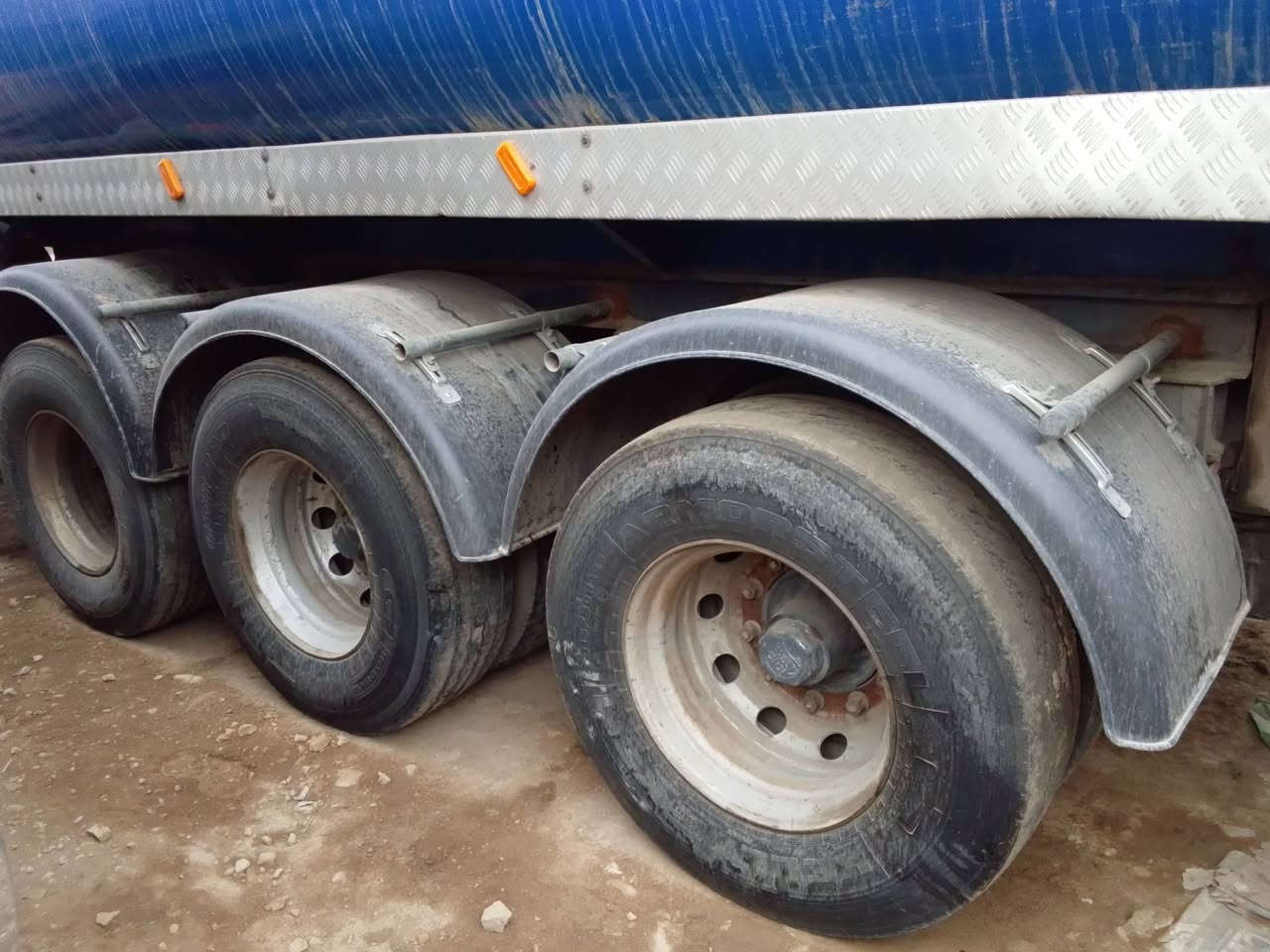 يالله سلام عليكم للبيع تانكي حمولة 38 كالبرس دناكيرة 14 صيني تايرات نص عمر مكاني بغداد *********** مقداد
