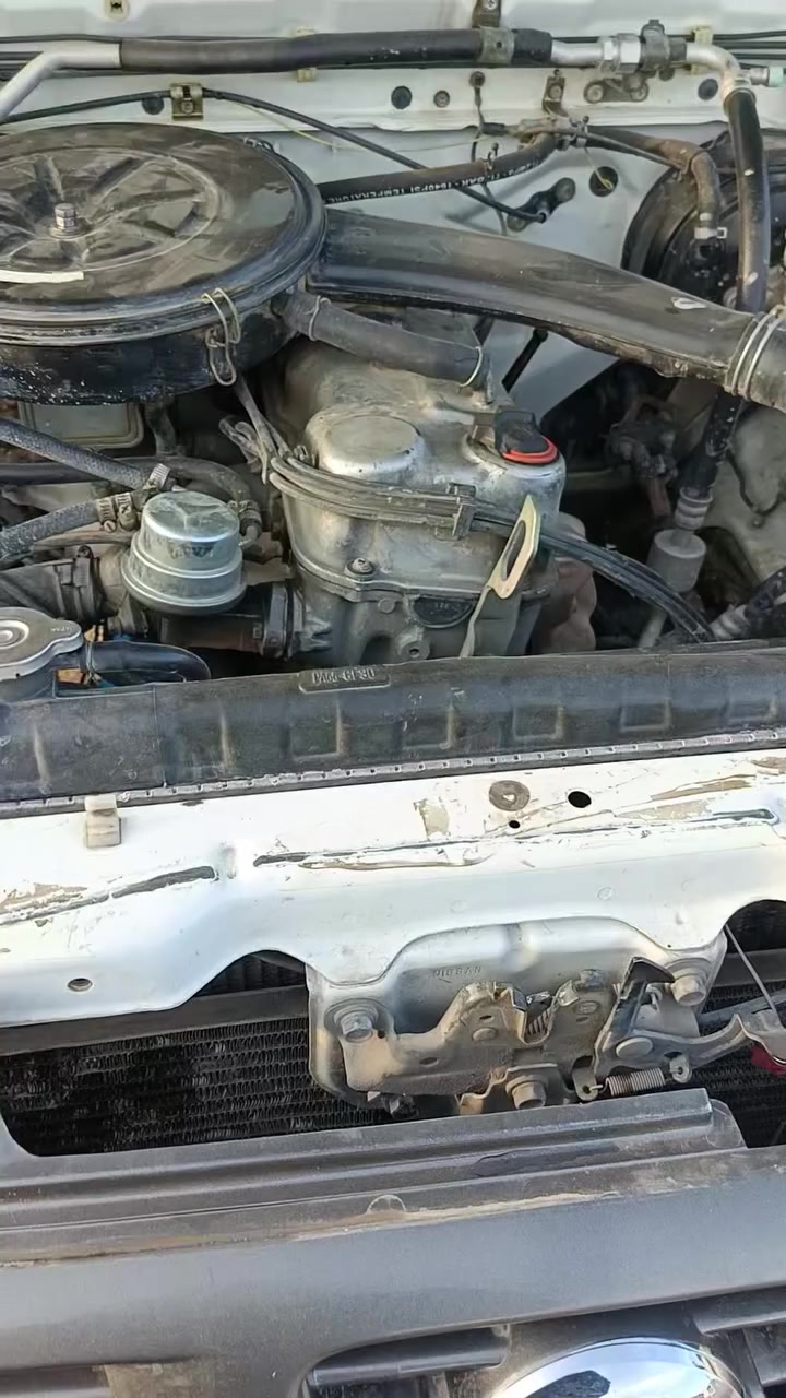 بەناوی خوای گەورە
نیسان 2002
ئارمی پلاستیکی سلێمانی  سەنەوی ئەسڵیشی هەیە
تەبرییدە و پاوەر نیە سووچ کۆنترۆڵە
دووسێ بست بۆیاخی هەیە لەسەر ساقی دەعمی نیە پێشی نەکراوەتۆ چەمەلۆغی شەریکەیە گێڕوو مەکینەو ئەکسل بەشەرت ئاڕمەکەی بکە بەناوی خۆتۆ  
سعر 86 وەرەقەو کەمێک مەعمەلە 
*********** 
هەڵەبجەی تازە
