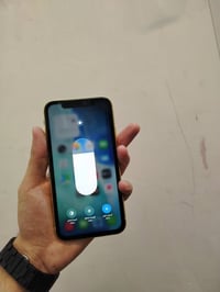 آيفون ١١ عادي • ذاكرة ١٢٨ • شاشة وبطارية مبدلة