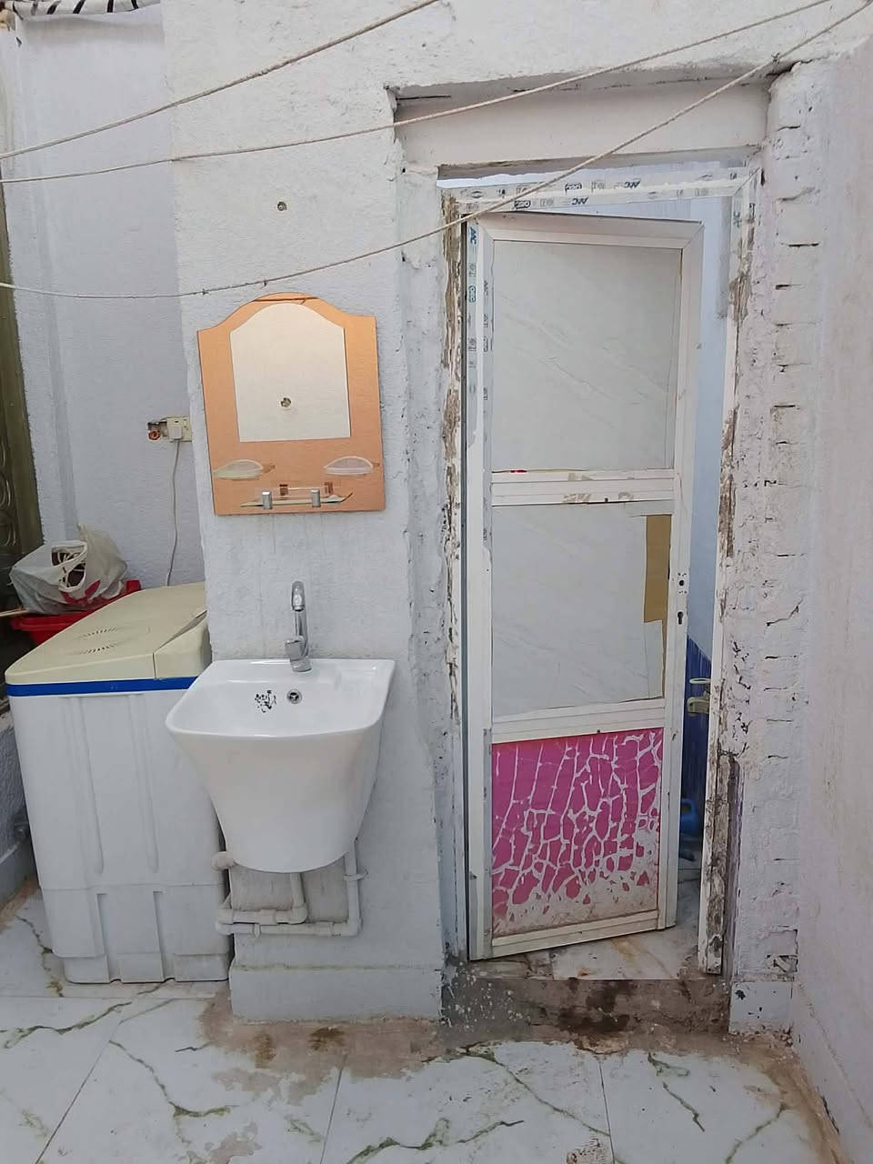 بيت للبيع بلشيشان الولى من جهه الموظفين مساحه 100 متر مطلوب عقار 85 سعر البيع بدون اثاث ب35 إذا وياه الاثاث ب 40 وبيه مجال


**إذا كنت صاحب هذا الإعلان وتريد حذفه لأي سبب، رجاءا أرسل رسالة إلى الدعم الفني**