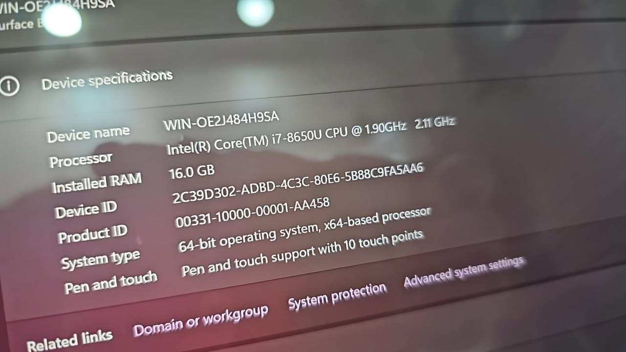 بيع سريع المواصفات كدامكم بوك2  مبدل بطاريه جديده بدون كيبورد السعر مع شاحنه250 بدون شاحنه225 نهايتها مع توصيل
