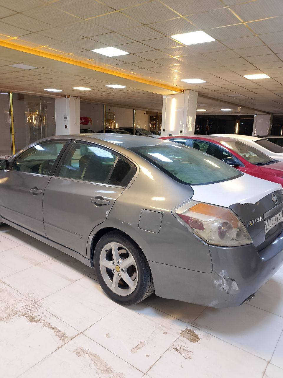 سلام عليكم
نيسان التمه موديل 7 

مكينه .2400 اربعه سلندر 
مصبوغه حزام اثر جراد
رقم بغداد سنويه 29
مواصفات بصمه شاشه كامره خلفيه بصمه ابواب كشن كرهباي 

سعر مناسب تصل عله رقم وبيك خير ودلل ***********
