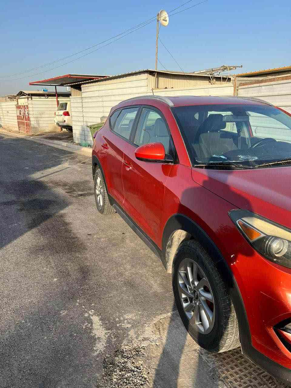 سلام عليكم توسان 2017 رقم بغداد بسمنا رقم جديد 
كير مكينة كفالة 2000 حادث السيارة جاملغ وبنيد فقط بدون لا لغد ولا شواصي مكفولات السيارة مابيهة اي نقص 
السعرر 155 وبيهة مجال للستفسار *********** بغداد, العراق
