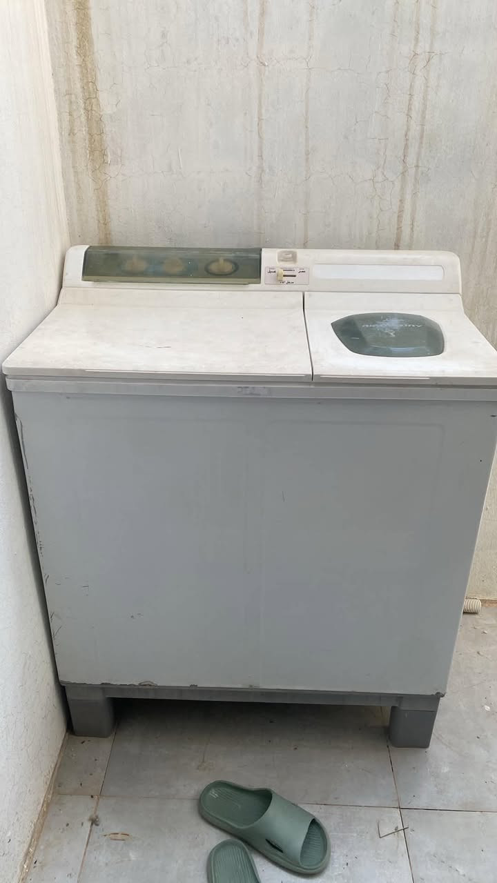 غسالة العاديه للبيع. سعر50 كلشي مابيها عيب
غساله الاوتماتيك بس الجنل مالتها يفتر بس ميغير رقم يعني فالت من جوه
سعرها 50 
كركوك


**إذا كنت صاحب هذا الإعلان وتريد حذفه لأي سبب، رجاءا أرسل رسالة إلى الدعم الفني**