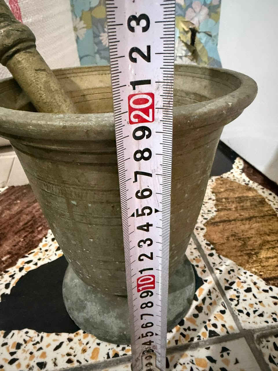 هاون للبيع مع يده وزن 7.2كيلو ثقيل للبيع سعر 200لف مكاني بغداديوجدتوصيل ***********
