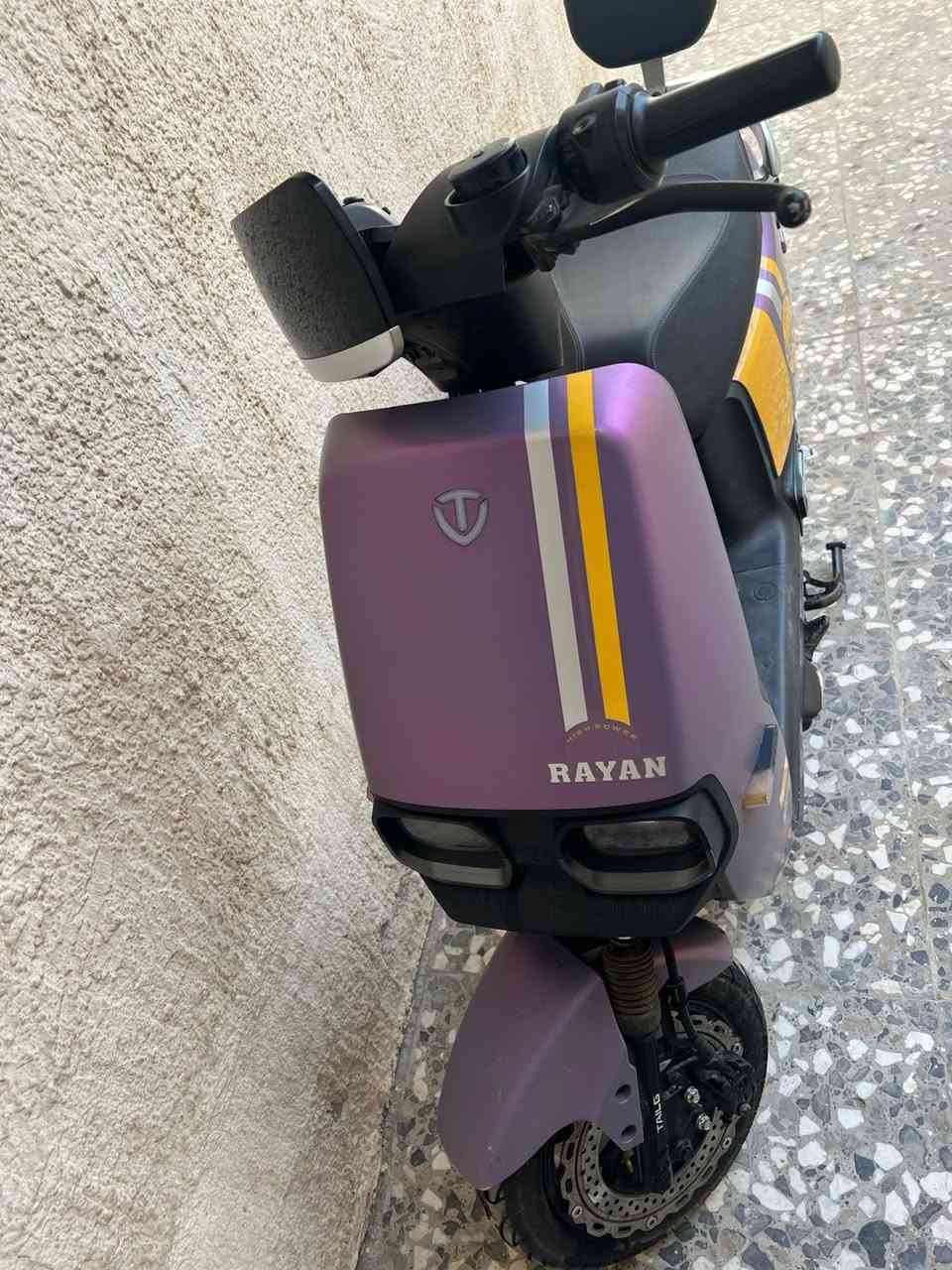 السلام عليكم دراجة الريان TAILGمستخدمة بطاريات عدد ٦ على الفحص سويج عدد ٢ مع بصمتين شاحنه اصلية مري اصليه سعر ٦٥٠ الف المكان بغداد الكرادة  *********** واتساب
