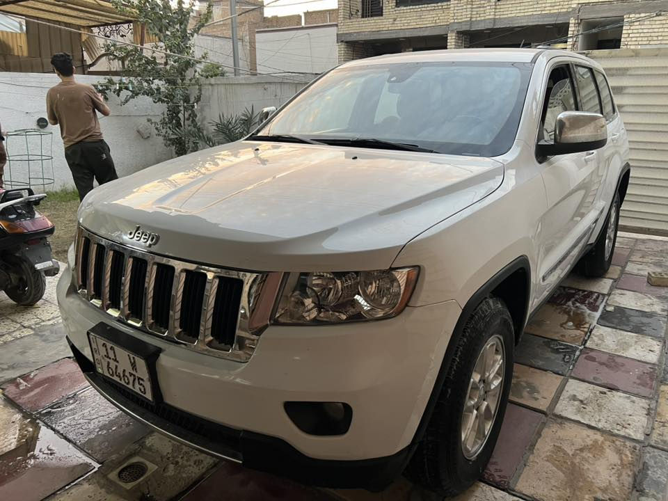 السلام عليكم جيب لاريدو ٢٠١٣ وارد امركي مواصفاتها معروفه تو ويل كشنات كهرباء حادثها موجود بالمنشور فقط الحادث جاملغ وباب بدون ايرباك بدون دواخل محرك مبدل قبل ٣ اشهر  بيها باردات ٣ السياره استخدام بنيه رقم بغداد جديد سنويه جديده بأسمي مكاني البياع السعر ١٤٨ مجال عمله بسيط بيها جداً معارضها غالي   ***********
