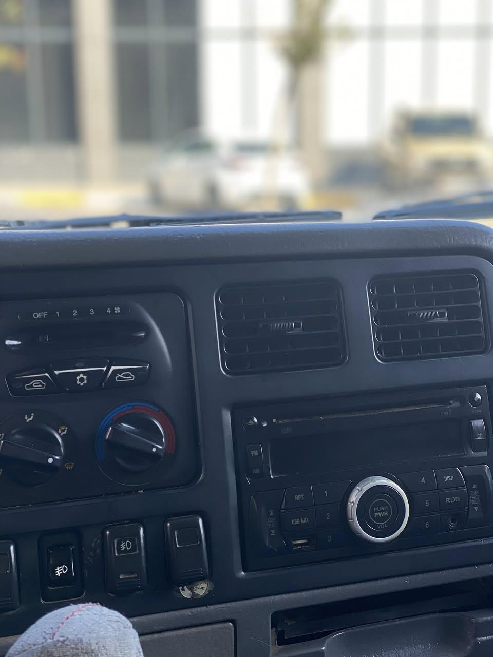 کیا ڤۆنتێرا  مۆدێل ١٩٩٧ گێڕو مەکینەو ئەکسلی بەشەرت خەرامەو ئەوەلیات بە شەرت سەیارەکە داعمو لێدراوی نییە سەیارەیەکی زۆر پاکە ماڵی دۆستە   سعر ٥٥ گەڵاو ماعمەلە  شوێن سلێمانی ژمارەی مووبایل 
***********
***********
موشتەری نیت تەلەفون مەکە لەگەڵ ڕێزم
