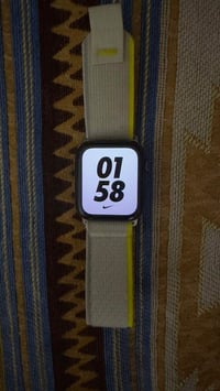 ابل SE • نسخة نايك • بطارية ٧١٪