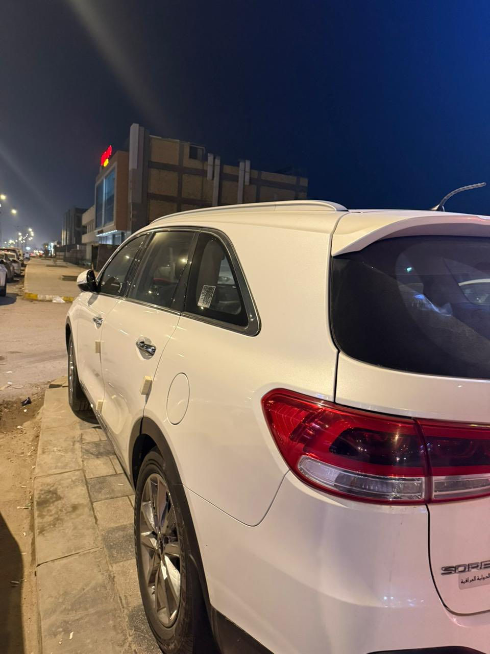 سلام عليكم
اقره التفاصيل وتصل 

 للبيع: كيا سورنتو خليجي (كويتي)
فول مواصفات – بحالة جداً ممتازة

 بانوراما  
كشنات لون قرميدي فخم  
 تدفئة وتبريد كشنات  
 مرايا شفط  
 جنطة كهرباء  
 نظام ترحيب  
 تخم تاير جديد  مواصفات هواي ومميزة  

السعر228بيه مجال 

العنوان الناصرية قضاء النصر  

اتصال: ***********  
📲
واتساب: ***********
