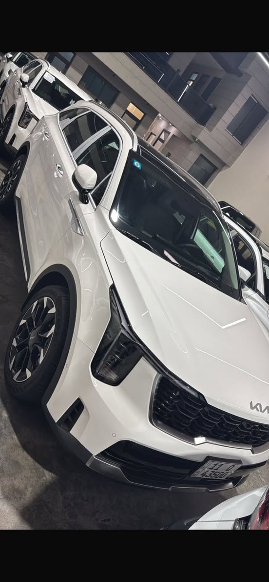 سلام عليكم خوان
الموديل/ 2024
النوع /كيا سورنتو فئة 4X فول فول 1/1فارويل 
السقف بانوراما 
تشغيل بصمة وتشغيل عن بعد
الكشنات كهرباء وحار بارد 
ويل 21 شكل جديد 
صندوق كهربائي 
ماشيه 39 الف KM
مري جانبيه شفط وأشاره 
السياره فول بعد بيها هواي مواصفات ومزوعه مواصفات 
لاستفسار ***********
