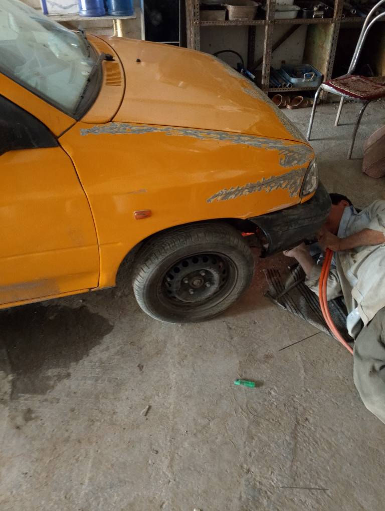 اضرارها موضحه بالصور + ايرباك
تفاصيل اكثر اتصال واتس ***********
مجموعة صور قبل التعمير وبعد التعمير توضحلك كلشي بالمناسبة جوية لحيم ما بي تعميرها فقط كوسرةوصبغ
