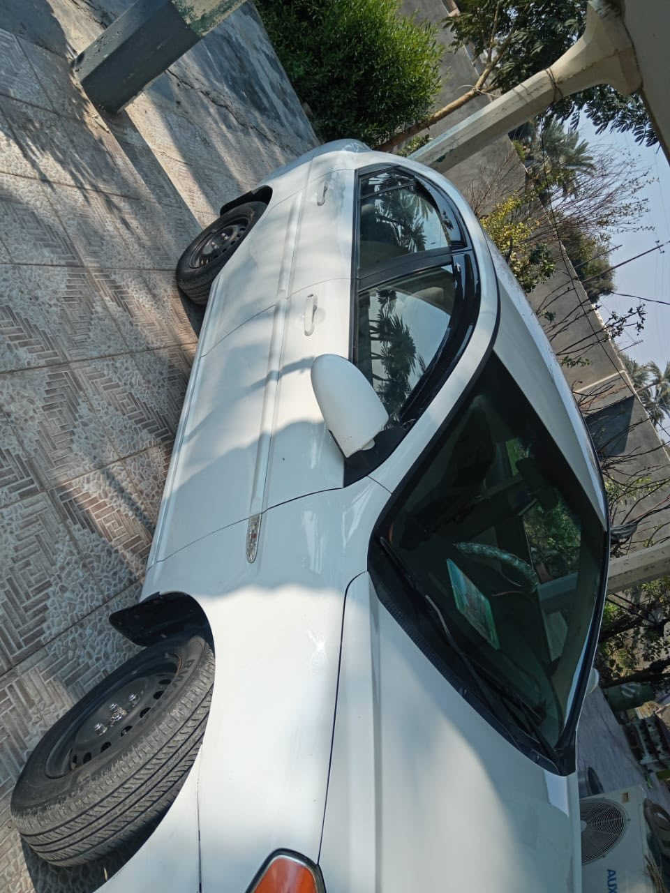 السلام عليكم هونداي اكسنت 2010 رقم سليمانية سنويه جديده تحويل ثاني يوم محرك 1400 لاتنقيص ولاتبخير سياره جاهزه تخم تاير جديد باتري جديد بيها صبغ الباب الوره السكن للاستفسار هـ:***********
