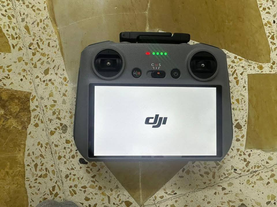 درون AIR s3 للبيع امزون شغاله بس ماعرف بيهن  ع فحص  السعر  500 الف    عنواني الرمادي  استفسار اتصل ***********
