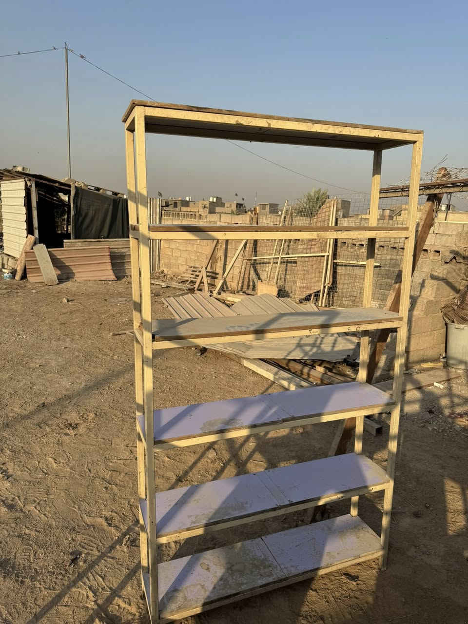 رفوف للبيع عدد 10رفوف عرض اكوو 2متر واكو متر 70 واكو متر ونص
العنوان بغداد قرب مجمع بسمايه السكني 
***********
