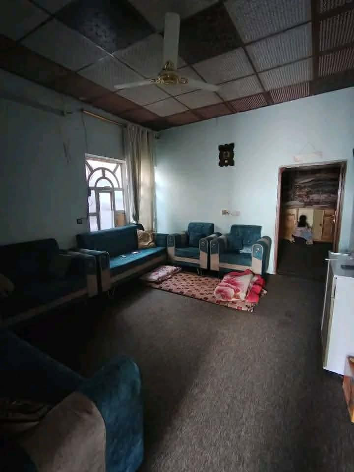 دار زراعي بلوك تجعيب عكاده غرفه وصاله ومطبخ واستقبال ما كامل يحتاج سقف الموقع شارع علكم خلف اسواق الاخوين السعر 15مليون للاستفسار مكتب رعد النفاخ وتساب ***********
