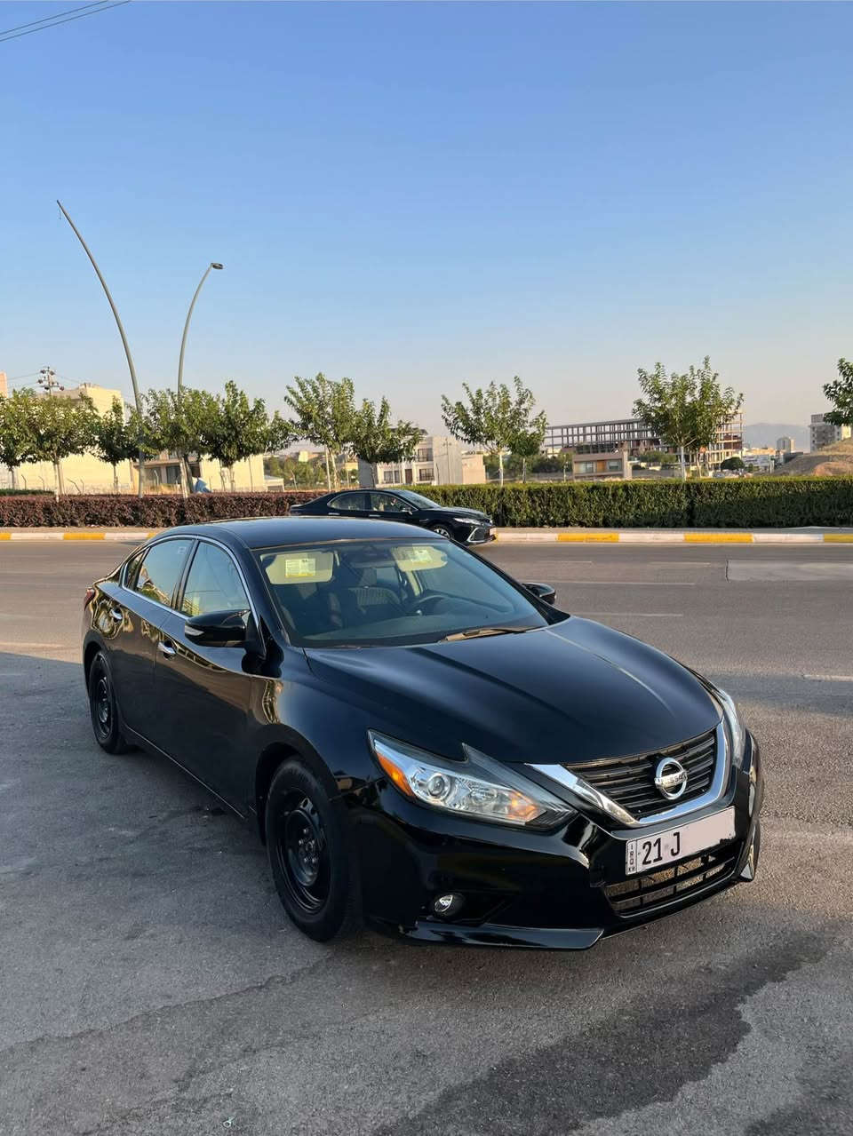Nissan Altima 2017 S

١٤٠ کم ڕۆشتووە 

سەنەوی تا ٢٠٣٠ 

سەیارەی دەسی ماڵ بووە یەک دینار مەسرەفی تیا نیە

هایدرۆلیکی لە ئۆتۆ سێرڤس بۆ گۆڕاوە شەریکەی نیسانی تێ کراوە

بەڕادی گێڕی خلیجی لەسەرە 

تایە و ویلی تازەی لە ژێرە 

غازی تەبریدی تازە بۆ گۆڕاوە 

گێڕ و مەکینە بە شەرت دەسکاری نەکراوە 

٣ پارچەی بۆیاخە بە بێ ناو گرتن ١ دەرگاش تعدیلە 

نرخی ١٠٣ وەرەقە و معامەلە

*********** السليمانية, العراق
