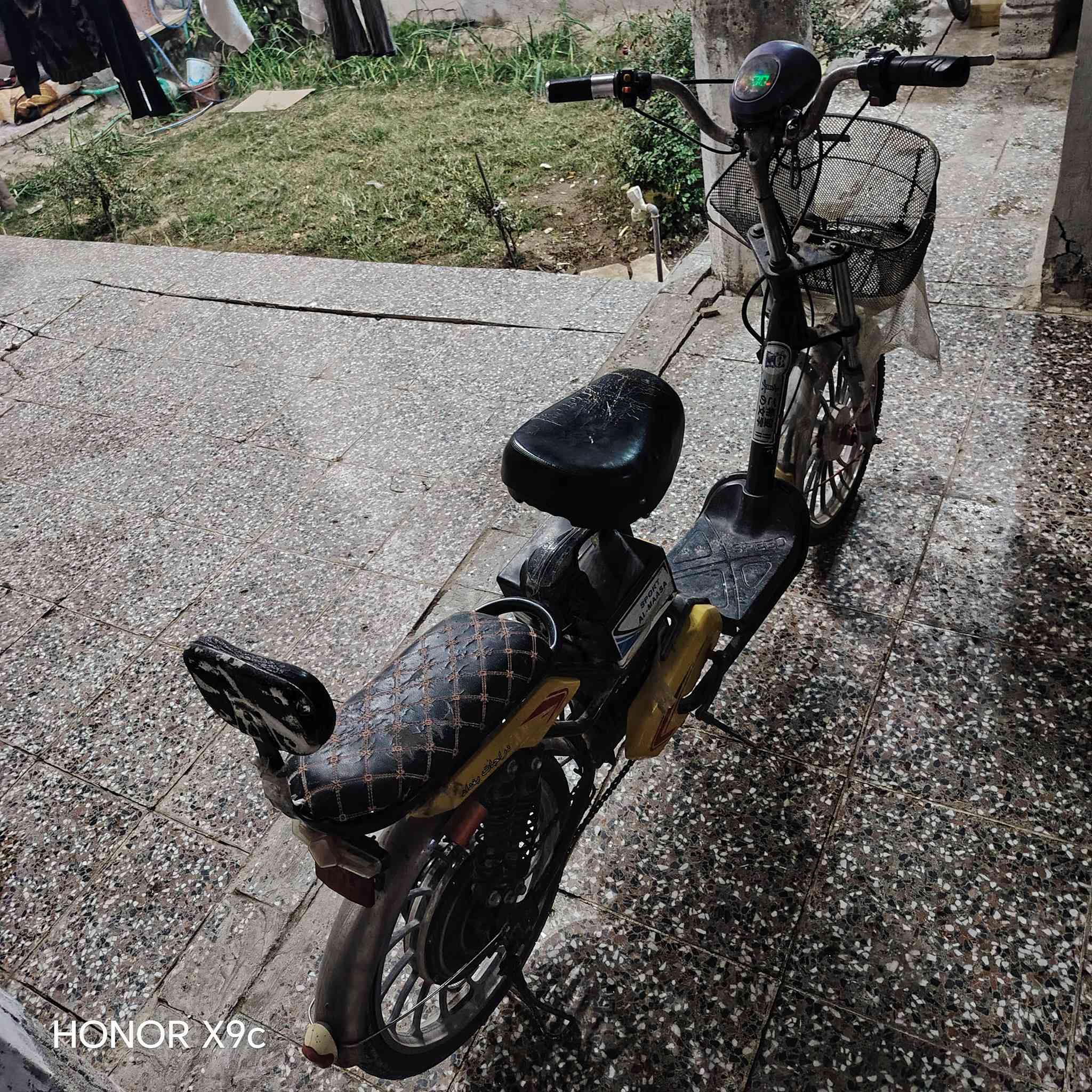 السلام عليكم للبيع دراجه شحن اربع بطاريات بطاريات نضيفه تايرات نضيفه بيهه مشكله بل كهربائيات السعر  225وبيهه مجال ***********
