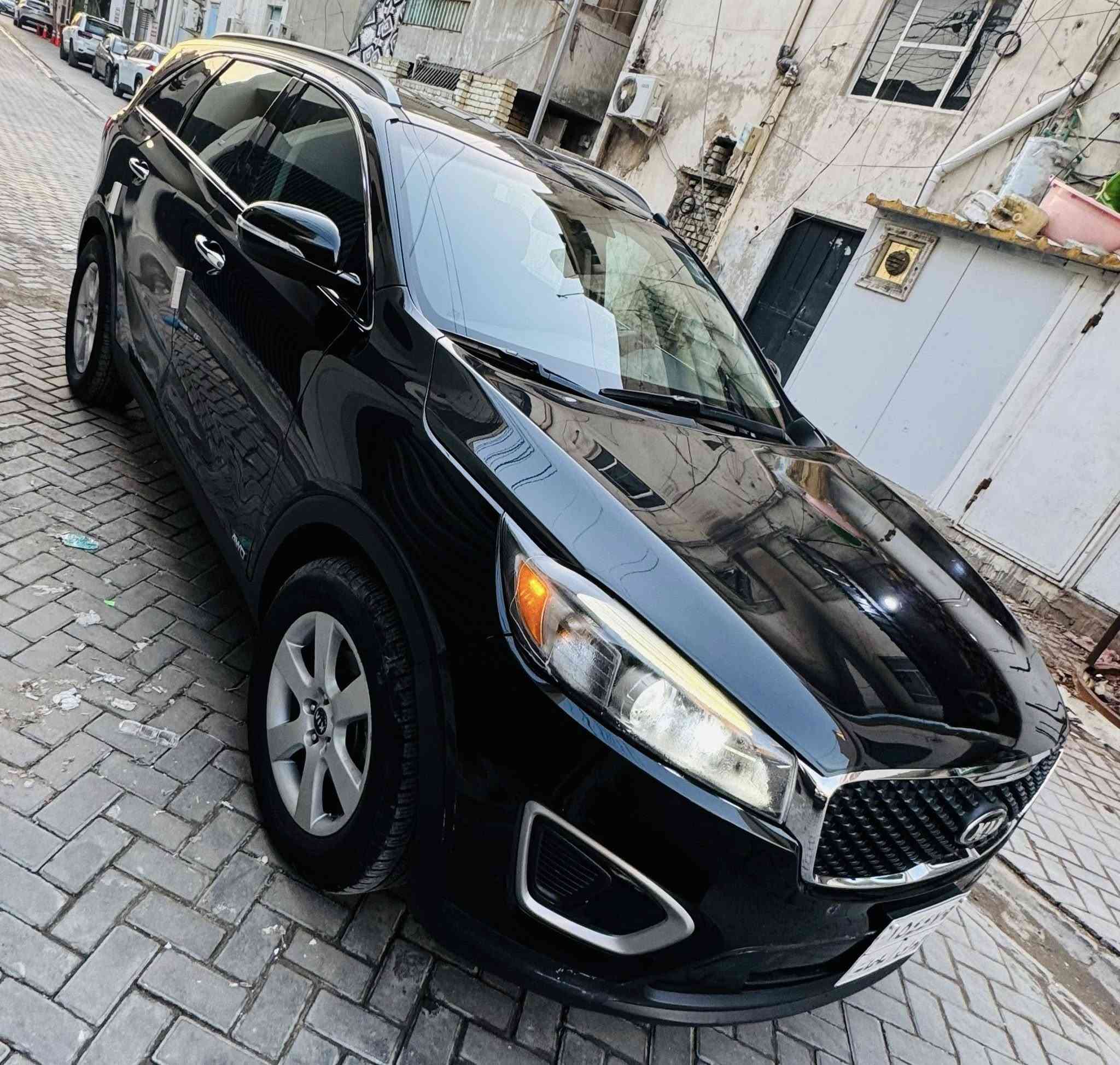 السلام عليكم سورنتو 2017 فور ويل 7 مقاعد محرك 2400 كاشيا 76 الف حادثها قبق جنطه وباب خلفي مكفوله من الايرباك والشاصي والغد محرك كير صدر كله تمام موصفات شاشا جبيره وكامره دواره كشن سائق كهربائي وتدفئه كشنات مودات قياده وبقية الموصفات رقم سليمانيه والسنويه نافذه 24 مكانها بغداد زيونه السعر 148 ورقه الاتصال ***********
