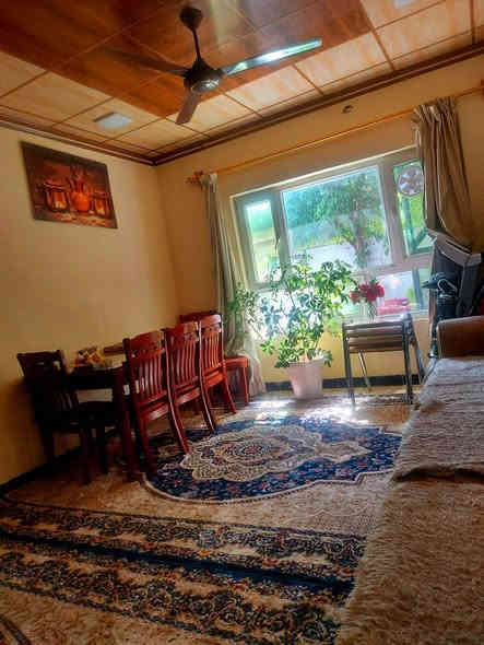 عقار سكني بيع مستعجل ، طابو 
المساحة ٢٠٠ متر ، ركن 
المنطقة حي النصر ، داخل فرع سيراميك الداوودي قريب على الشارع جدا
موصفات العقار: 
طابقين ، غرفة نوم ، مطبخ ، استقبال سقف ثانوي ، منور كله كاشي
طابق ٢ : غرفة نوم ، مخزن  كله كاشي 
السعر ١٩٥ مليون فقط
للتواصل والاستفسار مع صاحب المنزل بشكل مباشر 
 ***********
