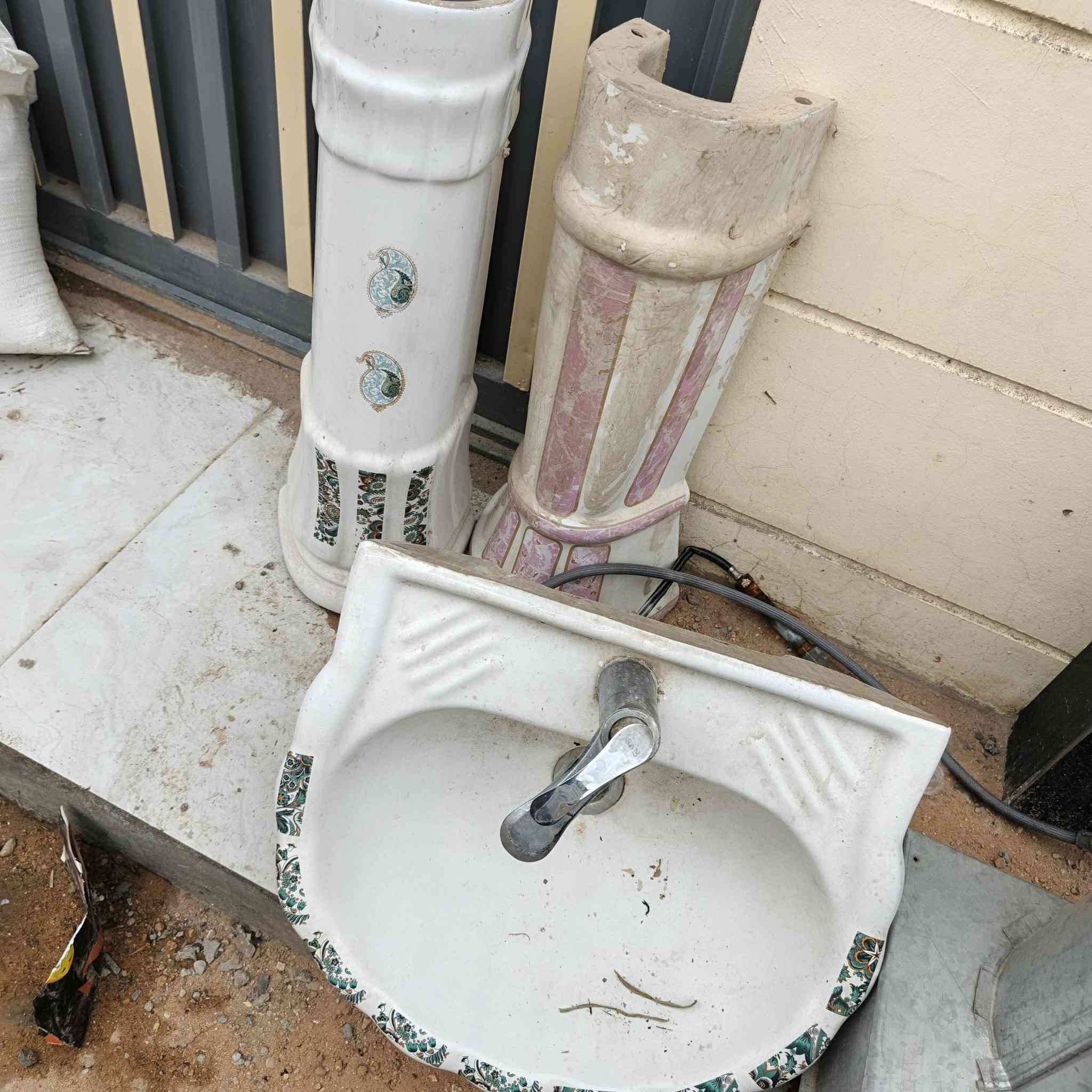 للبيع
***********
