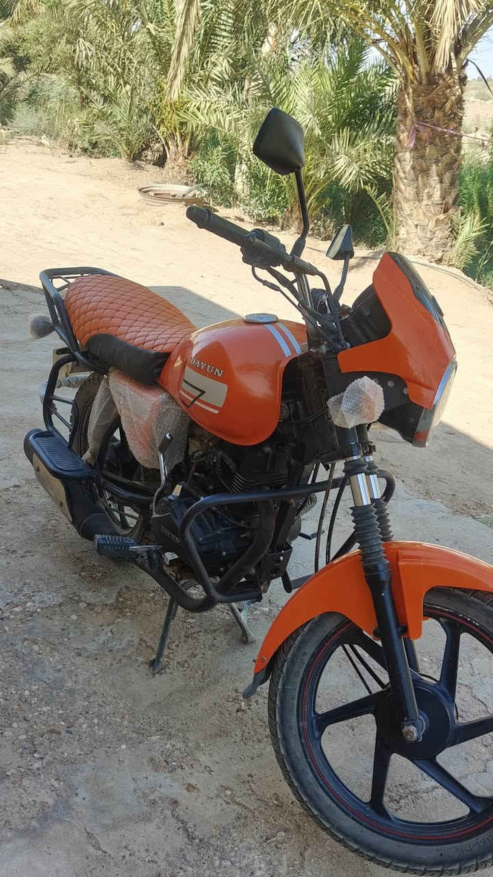 دراجة دايوان موديل 22 اوراق اصولي 
فول نظافة 
مكينه 200cc
مكاني واسط قضاء الدجيلي 
سعر 1450 وبيها مجال للشراي 
***********
