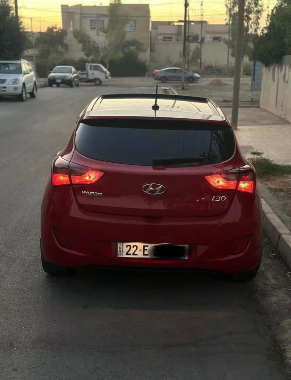 هونداي النترا i30 خليجي   
مديل 2014
فول مواصفات لمتد  بانوراما 
دخول ذكي نضام ترحيب مراية شفط
اشاير مري كشن كهرب 
كشنات جلد 
تبريد ماكس 
كامرة دوارة 
5 ويل كروم اصلي 
حساسات خلفي 
مكينة 1800 دوش مرغوب 
بكلايت لد 
تبريد وتدفئة بل جكمجة للمشربات 
ماشية 144،000كم 
بيها بوند وباب رش فقطط اثر شخوط بدون ارباك وبدون دواخل شرطط الفحص وبيها شبر معدل عل بارد موجوده بالصور 
رقم مسطرة اربيل هزة وسنوية ولوحات جديده سيارة جديدة  وكتلوكها موجود سيارة حيل نضيفة 

سعر السيارة 117 بيها مجال قليل
***********
