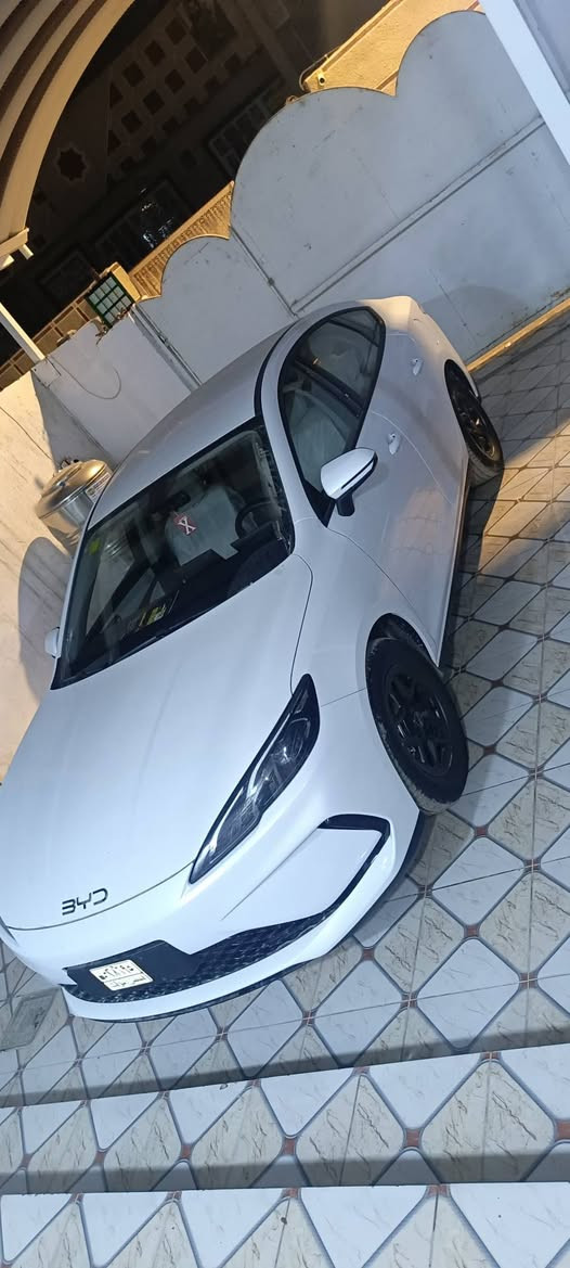 سلام عليكم 
بي واي دي موديل 25 سيل فايف
ماشيه 5 ألف 
مكفوله كفاله عامه 
السعر 17700 وبيهه مجال 
الستفسار ***********
