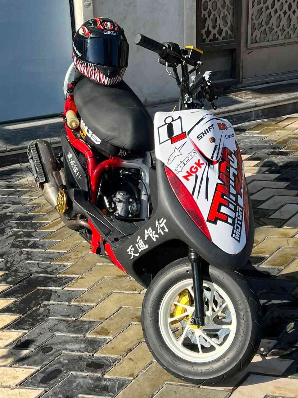 ماكس
السلام عليكم شباب ماكس عدله مال العب للبيع دراجه تعمير جديد مكينه ٥٥ شلعه معدل سلف هندر كامله من 
كلشي دراجه بيه تزويد ذهبي بيه صالنصه صجميه ويل عكس مكان بغداد السعر خاص لو واتساب
***********
