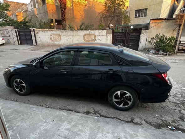 🔥النترا امريكي HYUNDAI ELANTRA 2022 🔥
ضررها بنيد مبدل وخشم الجاملغ بارد 
وبل عراق بيها بارد باب السايق والجاملغ موضح بسونار 
وبيها هاي الرصعه بلقاعده مال دبل 

السياره جاهزه من كلشي رقم اربيل بسمي تحويل ثاني يوم

محرك ٢٠٠٠ دوش
مواصفات 👇
تشغيل واطفاء ذاتي عند التوقف
لايتات ليد LED
ويل كب 
شاشة كبير
كاميرا
رادار امامي
رادار جانبي
تحديد السرعة
تحديد المسار
تحكم ستيرن
3 وضعيات قياده 
سبورت
نورمال 
ايكو
مكان السياره بغداد الجديده 
153 وبيها مجال 
***********
