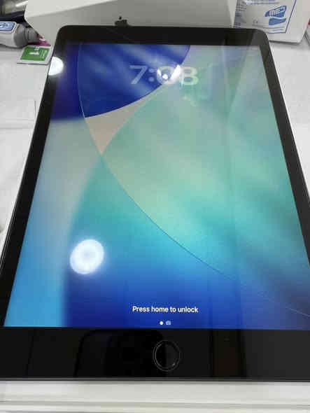 السلام عليكم 
ايباد 9 ذاكرة 64
الجهاز شرط لامفتوح ولامصلح الكارتونة الاصلية معاه
البطارية 58‎%‎
السعر 175 الف
للاستفسار ***********
موصل/برطلة
