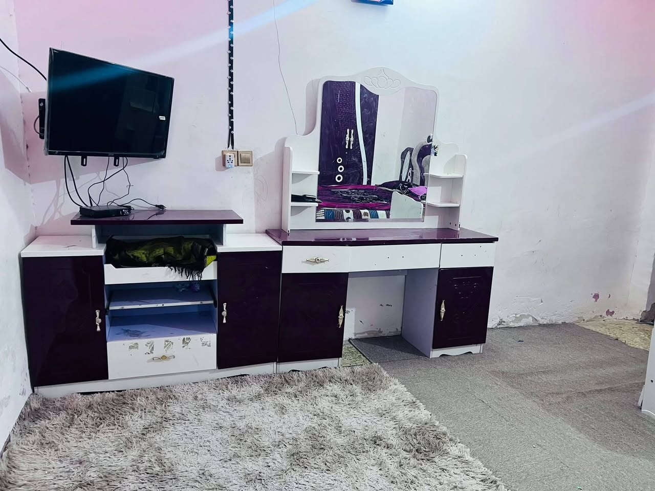 غرفة خشاب  متكونه من 6 قطع نضيفه للبيع تواصل ‭0780 162 1373‬
سعر 400 الف 

مكاني طريق نجف كربلاء عمود 778
